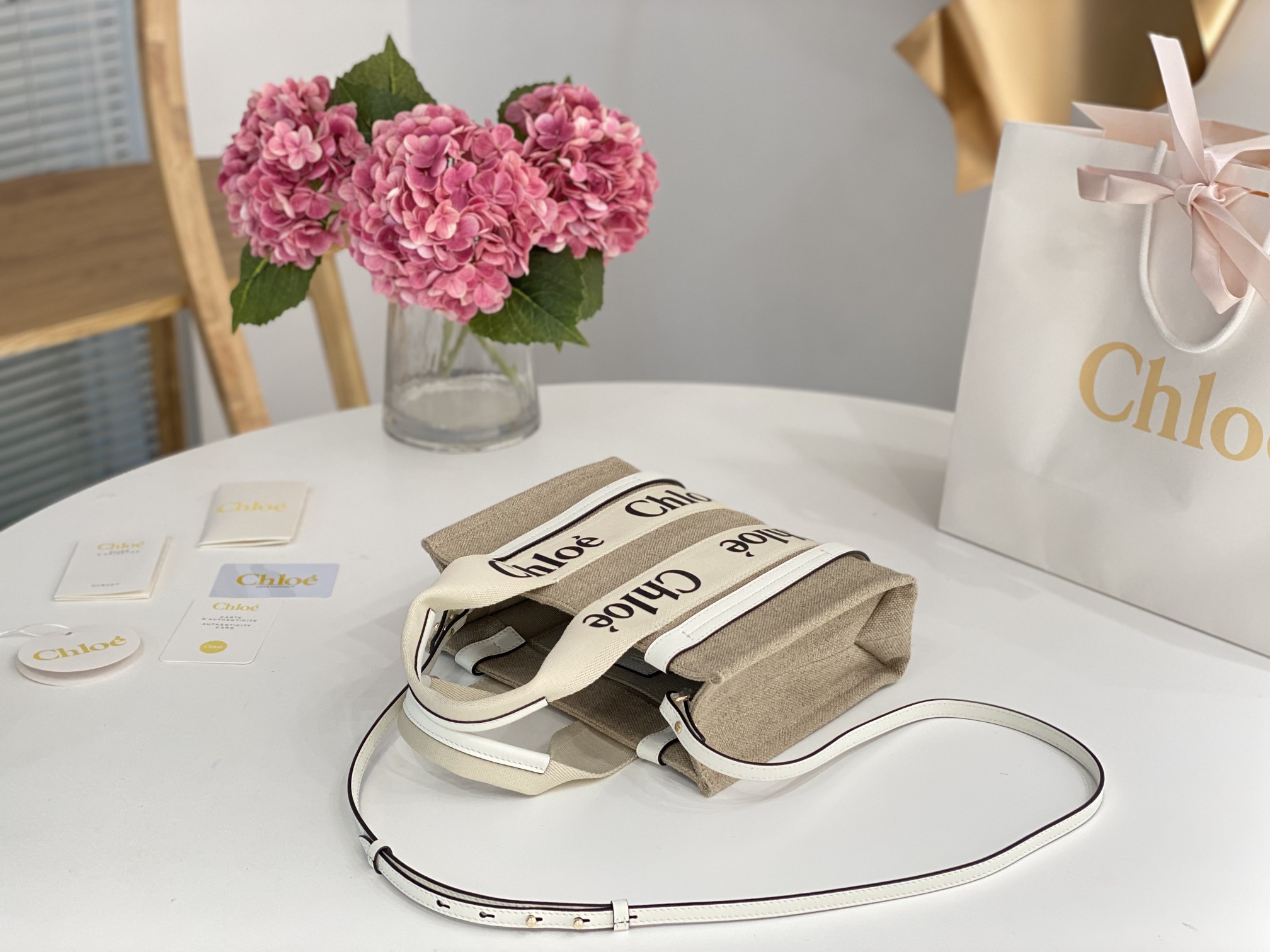 Chloe Small Woody Tote Bag In Linen